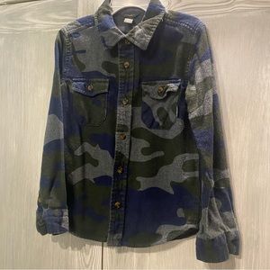 Preowned Boys Eddie Bauer Button up Flannel 5/6 camouflage